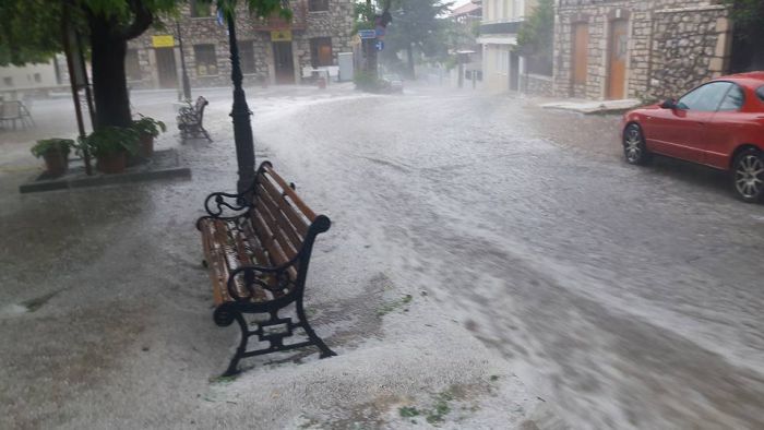 &Alpha;&pi;ί&sigma;&tau;&epsilon;&upsilon;&tau;&omicron; | "Ά&sigma;&pi;&rho;&iota;&sigma;&epsilon;" &alpha;&pi;ό &tau;&omicron; &chi;&alpha;&lambda;ά&zeta;&iota; &eta; &Nu;&epsilon;&sigma;&tau;ά&nu;&eta;! (vd)