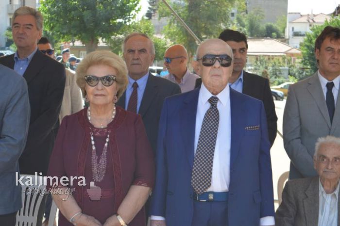 &Gamma;&iota;ώ&rho;&gamma;&omicron;&sigmaf; &Kappa;&alpha;&rho;&alpha;&gamma;&iota;ά&nu;&nu;&eta;&sigmaf;: &laquo;&Kappa;ά&theta;&epsilon; &phi;&omicron;&rho;ά &pi;&omicron;&upsilon; έ&rho;&chi;&omicron;&mu;&alpha;&iota; &sigma;&tau;&eta;&nu; &Tau;&rho;ί&pi;&omicron;&lambda;&eta;, &nu;&iota;ώ&theta;&omega; &mu;&epsilon;&gamma;ά&lambda;&eta; &sigma;&upsilon;&gamma;&kappa;ί&nu;&eta;&sigma;&eta;&hellip;&raquo; (vd)