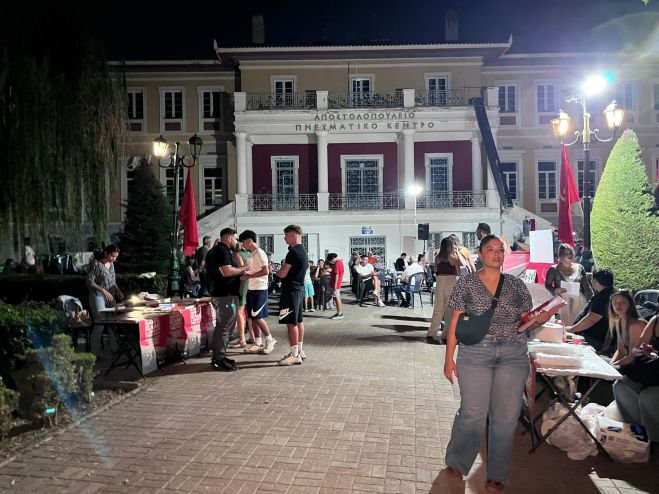 52o &Phi;&epsilon;&sigma;&tau;&iota;&beta;ά&lambda; &Kappa;&Nu;&Epsilon; - &laquo;&Omicron;&delta;&eta;&gamma;&eta;&tau;ή&raquo; | &Mu;&epsilon; &mu;&iota;&alpha; ό&mu;&omicron;&rho;&phi;&eta; &beta;&rho;&alpha;&delta;&iota;ά &sigma;&tau;&eta;&nu; &Tau;&rho;ί&pi;&omicron;&lambda;&eta; &omicron;&lambda;&omicron;&kappa;&lambda;ή&rho;&omega;&sigma;&epsilon; &tau;&eta;&nu; &pi;&alpha;&rho;&omicron;&upsilon;&sigma;ί&alpha; &tau;&omicron;&upsilon; &sigma;&tau;&eta;&nu; &Alpha;&rho;&kappa;&alpha;&delta;ί&alpha; (&epsilon;&iota;&kappa;ό&nu;&epsilon;&sigmaf;)