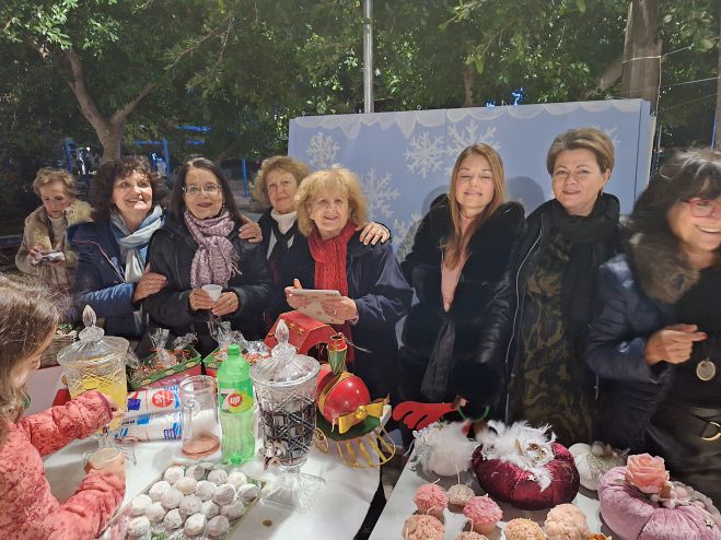 &Phi;&omega;&tau;&alpha;&gamma;&omega;&gamma;ή&theta;&eta;&kappa;&epsilon; &tau;&omicron; &Chi;&rho;&iota;&sigma;&tau;&omicron;&upsilon;&gamma;&epsilon;&nu;&nu;&iota;ά&tau;&iota;&kappa;&omicron; &Chi;&omega;&rho;&iota;ό &sigma;&tau;&omicron; &Pi;&alpha;&rho;ά&lambda;&iota;&omicron; Ά&sigma;&tau;&rho;&omicron;&sigmaf; (&epsilon;&iota;&kappa;ό&nu;&epsilon;&sigmaf;)