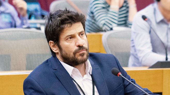 &Epsilon;&kappa;&tau;ό&sigmaf; &Sigma;&Upsilon;&Rho;&Iota;&Zeta;&Alpha; &omicron; &epsilon;&upsilon;&rho;&omega;&beta;&omicron;&upsilon;&lambda;&epsilon;&upsilon;&tau;ή&sigmaf; &Alpha;&lambda;έ&xi;&eta;&sigmaf; &Gamma;&epsilon;&omega;&rho;&gamma;&omicron;ύ&lambda;&eta;&sigmaf;