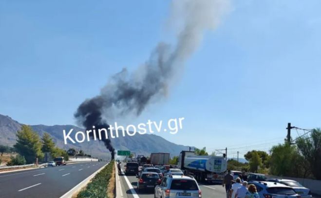 Φωτιά στην &quot;Αθηνών – Κορίνθου&quot; μετά από ανατροπή βυτιοφόρου