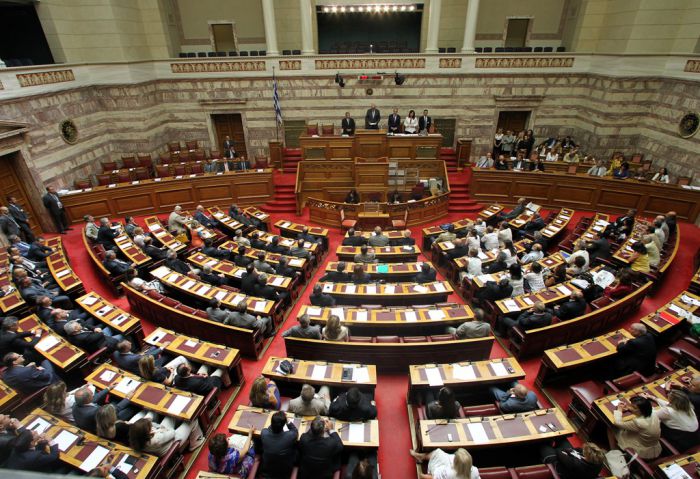 Αποκάλυψη | 160 πρώην βουλευτές θα πάρουν αναδρομικά πάνω από 15.000.000 ευρώ!