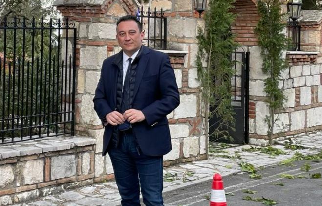 &Sigma;&tau;&eta; &Mu;&omicron;&nu;ή &Kappa;&omicron;&iota;&mu;ή&sigma;&epsilon;&omega;&sigmaf; &Theta;&epsilon;&omicron;&tau;ό&kappa;&omicron;&upsilon; &laquo;&Mu;&pi;&omicron;ύ&rho;&alpha;&raquo; &omicron; &Kappa;ώ&sigma;&tau;&alpha;&sigmaf; &Beta;&lambda;ά&sigma;&eta;&sigmaf;