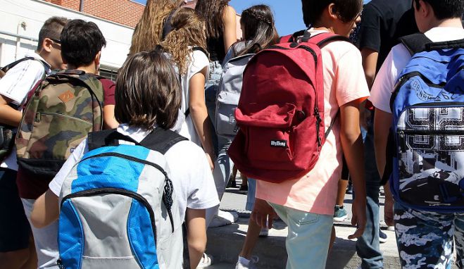 Παραμένει η απαγόρευση για όλες τις σχολικές εκδρομές στο εξωτερικό!