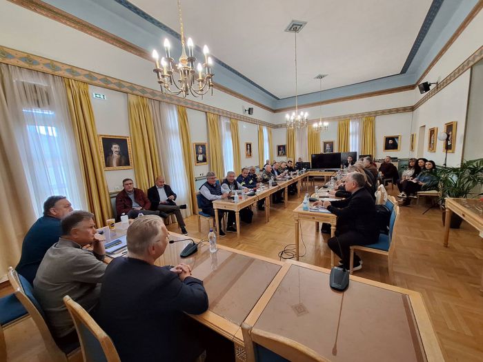 Συντονιστικό Όργανο Πολιτικής Προστασίας Περιφέρειας Πελοποννήσου | Έμφαση στην πρόληψη ενόψει της αντιπυρικής περιόδου 2025 (εικόνες)