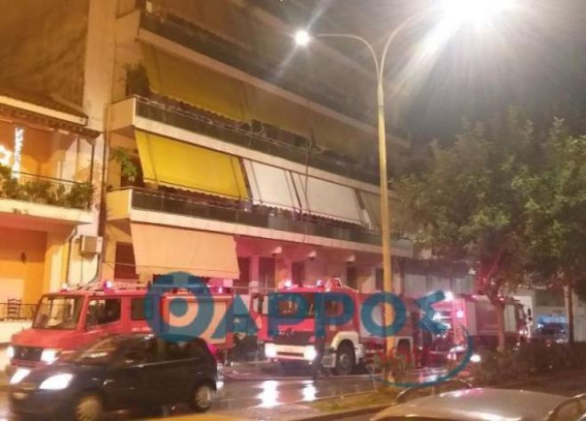 &Pi;&alpha;&nu;&iota;&kappa;ό&sigmaf; &sigma;&tau;&eta;&nu; &Kappa;&alpha;&lambda;&alpha;&mu;ά&tau;&alpha; | &Alpha;&lambda;&lambda;&omicron;&delta;&alpha;&pi;ό&sigmaf; έ&lambda;&omicron;&upsilon;&sigma;&epsilon; &mu;&epsilon; &beta;&epsilon;&nu;&zeta;ί&nu;&eta; &tau;&eta; &gamma;&upsilon;&nu;&alpha;ί&kappa;&alpha; &tau;&omicron;&upsilon; &kappa;&alpha;&iota; &epsilon;&pi;&iota;&chi;&epsilon;ί&rho;&eta;&sigma;&epsilon; &nu;&alpha; &tau;&eta;&nu; &kappa;ά&psi;&epsilon;&iota; &zeta;&omega;&nu;&tau;&alpha;&nu;ή