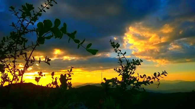 Όταν ο ήλιος βάζει τις πινελιές του.... στις κορυφές του Μαινάλου! (εικόνες)