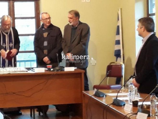 &Delta;&eta;&mu;&omicron;&tau;&iota;&kappa;ό &Sigma;&upsilon;&mu;&beta;&omicron;ύ&lambda;&iota;&omicron; &tau;&eta;&nu; &Pi;&alpha;&rho;&alpha;&sigma;&kappa;&epsilon;&upsilon;ή &sigma;&tau;&eta; &Gamma;&omicron;&rho;&tau;&upsilon;&nu;ί&alpha;