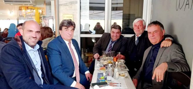 Φωτογραφία με νόημα από τον Πέτρο Τατούλη | Τα πρόσωπα και τα πολλαπλά μηνύματα!