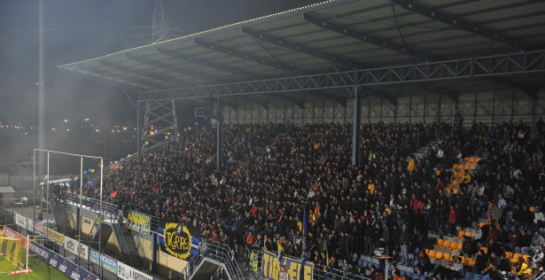 Ά&lambda;&lambda;&alpha;&xi;&epsilon; &mu;έ&rho;&alpha; &kappa;&alpha;&iota; ώ&rho;&alpha; &tau;&omicron; &mu;&alpha;&tau;&sigmaf; &tau;&omicron;&upsilon; &Alpha;&sigma;&tau;έ&rho;&alpha; &mu;&epsilon; &tau;&omicron;&nu; &Lambda;&epsilon;&beta;&alpha;&delta;&epsilon;&iota;&alpha;&kappa;ό