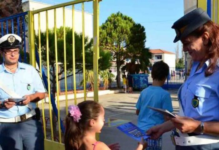 Ενημερωτικά φυλλάδια θα μοιράσει η Τροχαία σε σχολεία της Τρίπολης