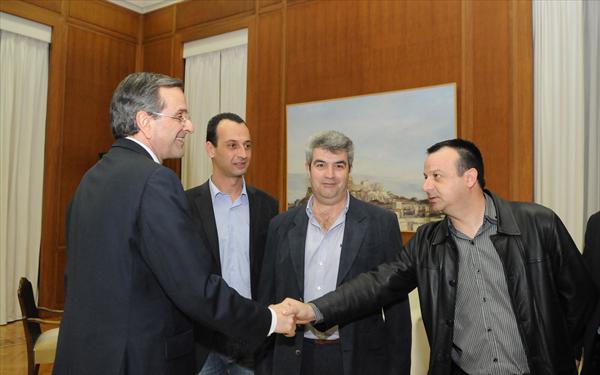 &Sigma;&upsilon;&gamma;&chi;&alpha;&rho;&eta;&tau;ή&rho;&iota;&alpha; &delta;ί&nu;&omicron;&upsilon;&nu; &omicron;&iota; &epsilon;&xi;&omega;&tau;&epsilon;&rho;&iota;&kappa;&omicron;ί &phi;&rho;&omicron;&upsilon;&rho;&omicron;ί &Tau;&rho;ί&pi;&omicron;&lambda;&eta;&sigmaf; &sigma;&tau;&omicron;&upsilon;&sigmaf; &sigma;&upsilon;&nu;ά&delta;&epsilon;&lambda;&phi;&omicron;&upsilon;&sigmaf; &tau;&omicron;&upsilon;&sigmaf; &alpha;&pi;ό &tau;&alpha; &Tau;&rho;ί&kappa;&alpha;&lambda;&alpha; &gamma;&iota;&alpha; &tau;&eta;&nu; &upsilon;&pi;ό&theta;&epsilon;&sigma;&eta; &Beta;&lambda;&alpha;&sigma;&tau;&omicron;ύ