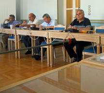 &laquo;&Sigma;&tau;&alpha; &mu;&alpha;&chi;&alpha;ί&rho;&iota;&alpha;&raquo; (&xi;&alpha;&nu;ά) &Pi;&epsilon;&rho;&iota;&phi;έ&rho;&epsilon;&iota;&alpha; &kappa;&alpha;&iota; &Delta;ή&mu;&omicron;&sigmaf; &Mu;&epsilon;&gamma;&alpha;&lambda;ό&pi;&omicron;&lambda;&eta;&sigmaf; &gamma;&iota;&alpha; &tau;&alpha; &kappa;&omicron;&nu;&delta;ϋ&lambda;&iota;&alpha; &tau;&omicron;&upsilon; &laquo;&lambda;&iota;&gamma;&nu;&iota;&tau;ό&sigma;&eta;&mu;&omicron;&upsilon;&raquo;!