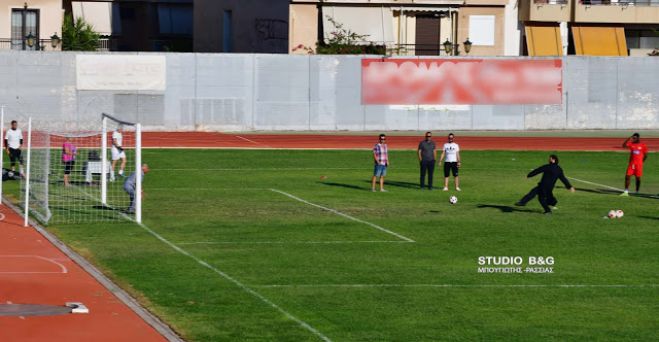 &Pi;έ&nu;&alpha;&lambda;&tau;&iota; &kappa;&alpha;&iota; &gamma;&kappa;&omicron;&lambda; &alpha;&pi;ό &pi;&alpha;&pi;ά &sigma;&tau;&omicron; &Nu;&alpha;ύ&pi;&lambda;&iota;&omicron;! (vd)