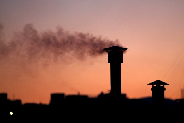 Πυκνό νέφος στην Τρίπολη – Γίνονται μετρήσεις αιθαλομίχλης στην πόλη;