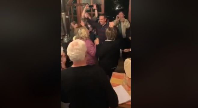 &Omicron; &chi;&omicron;&rho;ό&sigmaf; &tau;&omicron;&upsilon; &Alpha;&lambda;έ&xi;&eta; &Tau;&sigma;ί&pi;&rho;&alpha; &sigma;&tau;&eta; &Beta;&lambda;&alpha;&chi;έ&rho;&nu;&alpha; &Alpha;&rho;&kappa;&alpha;&delta;ί&alpha;&sigmaf;! (vd)