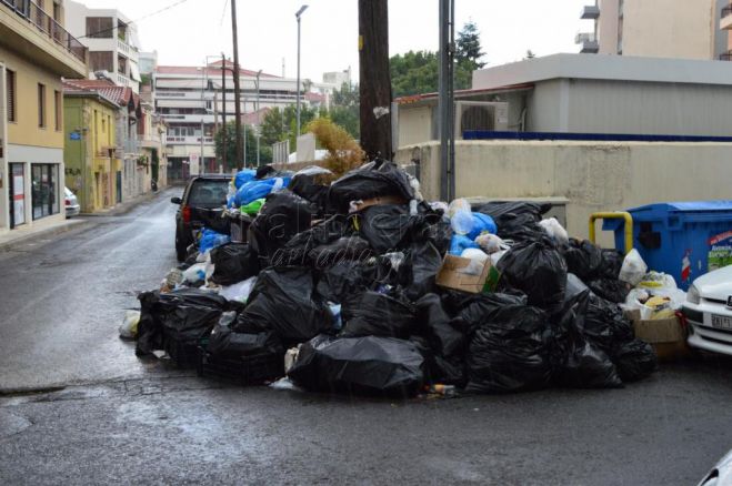 &Tau;&omicron;&nu; &kappa;ώ&delta;&omega;&nu;&alpha; &tau;&omicron;&upsilon; &kappa;&iota;&nu;&delta;ύ&nu;&omicron;&upsilon; &chi;&tau;&upsilon;&pi;ά&epsilon;&iota; &omicron; &Iota;&alpha;&tau;&rho;&iota;&kappa;ό&sigmaf; &Sigma;ύ&lambda;&lambda;&omicron;&gamma;&omicron;&sigmaf; &gamma;&iota;&alpha; &tau;&alpha; &alpha;&mu;ά&zeta;&epsilon;&upsilon;&tau;&alpha; &sigma;&kappa;&omicron;&upsilon;&pi;ί&delta;&iota;&alpha; &sigma;&tau;&eta;&nu; &Tau;&rho;ί&pi;&omicron;&lambda;&eta;