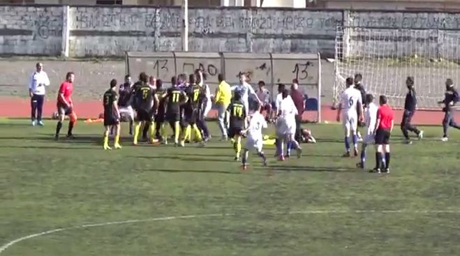 Πολύ ξύλο στον αγώνα Δόξα – Πανθυρεατικός στη Μεγαλόπολη – Δείτε βίντεο!