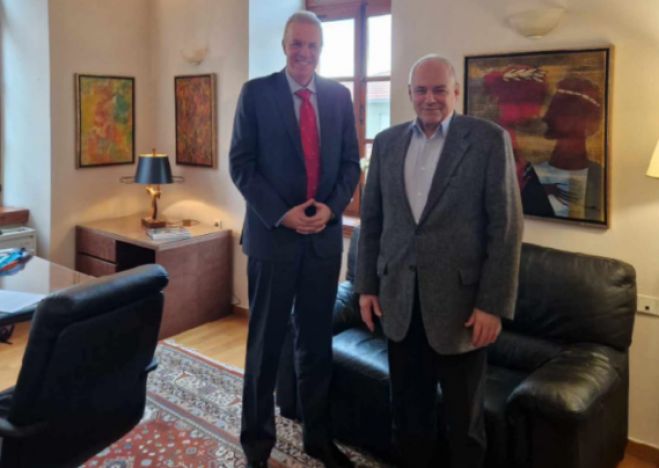 &Pi;&alpha;&pi;&alpha;&eta;&lambda;&iota;&omicron;ύ: "&Mu;&epsilon; &tau;&eta; &lambda;&epsilon;&iota;&tau;&omicron;&upsilon;&rho;&gamma;ί&alpha; &iota;&delta;&iota;&omega;&tau;&iota;&kappa;ώ&nu; &pi;&alpha;&nu;&epsilon;&pi;&iota;&sigma;&tau;&eta;&mu;ί&omega;&nu;, &epsilon;ί&nu;&alpha;&iota; &beta;έ&beta;&alpha;&iota;&omicron; ό&tau;&iota; &theta;&alpha; &upsilon;&pi;&omicron;&beta;&alpha;&theta;&mu;&iota;&sigma;&tau;&epsilon;ί &tau;&omicron; &Pi;&alpha;&nu;&epsilon;&pi;&iota;&sigma;&tau;ή&mu;&iota;&omicron; &Pi;&epsilon;&lambda;&omicron;&pi;&omicron;&nu;&nu;ή&sigma;&omicron;&upsilon;"