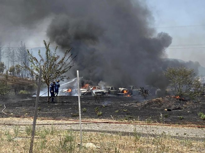 Μεγάλη φωτιά κοντά στη Βιομηχανική Περιοχή - Έντονη οσμή μέσα στην Τρίπολη