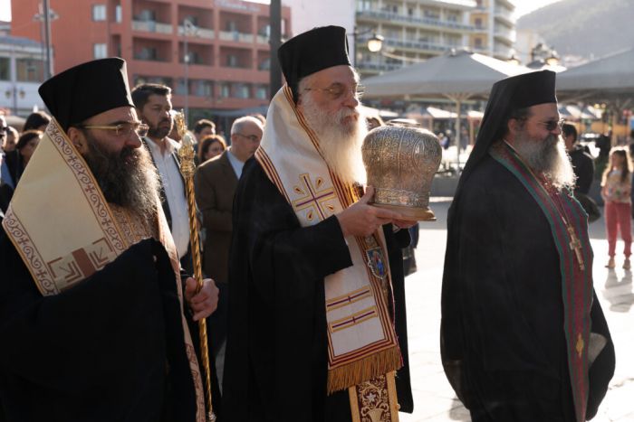 &Pi;&omicron;&lambda;&iota;&omicron;ύ&chi;&omicron;&iota; &Tau;&rho;ί&pi;&omicron;&lambda;&eta;&sigmaf; | &Sigma;&tau;&iota;&sigmaf; 7.00 &tau;&omicron; &alpha;&pi;ό&gamma;&epsilon;&upsilon;&mu;&alpha; &eta; &lambda;&iota;&tau;ά&nu;&epsilon;&upsilon;&sigma;&eta; &tau;&omega;&nu; &Iota;&epsilon;&rho;ώ&nu; &Lambda;&epsilon;&iota;&psi;ά&nu;&omega;&nu; &sigma;&tau;&omicron;&upsilon;&sigmaf; &kappa;&epsilon;&nu;&tau;&rho;&iota;&kappa;&omicron;ύ&sigmaf; &delta;&rho;ό&mu;&omicron;&upsilon;&sigmaf; &tau;&eta;&sigmaf; &pi;ό&lambda;&eta;&sigmaf;