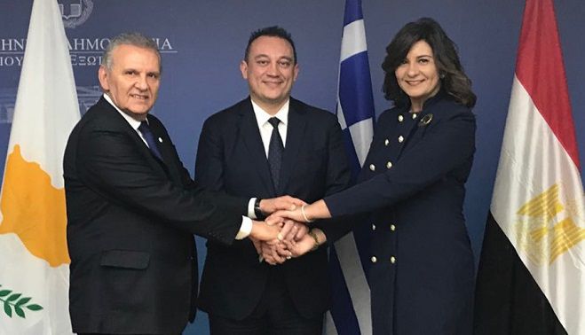 &Sigma;&epsilon; &tau;&rho;&iota;&mu;&epsilon;&rho;ή &sigma;&upsilon;&nu;ά&nu;&tau;&eta;&sigma;&eta; &Epsilon;&lambda;&lambda;ά&delta;&alpha;&sigmaf; - &Kappa;ύ&pi;&rho;&omicron;&upsilon; &ndash; &Alpha;&iota;&gamma;ύ&pi;&tau;&omicron;&upsilon; &omicron; &Upsilon;&phi;&upsilon;&pi;&omicron;&upsilon;&rho;&gamma;ό&sigmaf; &Epsilon;&xi;&omega;&tau;&epsilon;&rho;&iota;&kappa;ώ&nu;, &Kappa;ώ&sigma;&tau;&alpha;&sigmaf; &Beta;&lambda;ά&sigma;&eta;&sigmaf;