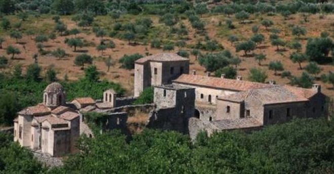 &Sigma;&tau;&omicron; &Alpha;&nu;&delta;&rho;&omicron;&mu;&omicron;&nu;ά&sigma;&tau;&eta;&rho;&omicron; &omicron; &Sigma;&Alpha;&Omicron;&Omicron;