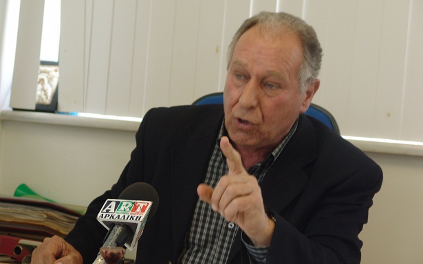 &Sigma;&omicron;&beta;&alpha;&rho;ό&tau;&alpha;&tau;&epsilon;&sigmaf; &alpha;&iota;&chi;&mu;έ&sigmaf; &Kappa;&alpha;&kappa;&lambda;&alpha;&mu;ά&nu;&omicron;&upsilon;: &laquo;&Sigma;&epsilon; &pi;&omicron;&iota;&alpha; &tau;&sigma;έ&pi;&eta; &pi;ή&gamma;&alpha;&nu; 500.000 &epsilon;&upsilon;&rho;ώ &gamma;&iota;&alpha; &tau;&alpha; &sigma;&kappa;&omicron;&upsilon;&pi;ί&delta;&iota;&alpha;;&raquo; (vd)