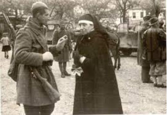 &Epsilon;&kappa;&delta;ή&lambda;&omega;&sigma;&eta; - &alpha;&phi;&iota;έ&rho;&omega;&mu;&alpha; &sigma;&tau;&omicron;&nu; &Epsilon;&rho;&upsilon;&theta;&rho;ό &Sigma;&tau;&alpha;&upsilon;&rho;ό &Tau;&rho;ί&pi;&omicron;&lambda;&eta;&sigmaf;
