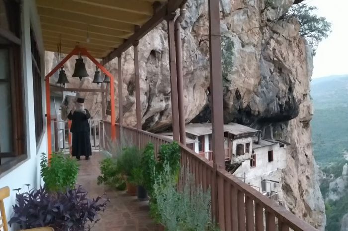 Εσπερινός στην εορτάζουσα Μονή Προδρόμου Γορτυνίας (vd)