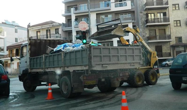 Κρίσιμες αποφάσεις σήμερα για να μαζευτούν πιο γρήγορα τα σκουπίδια την Τρίπολη