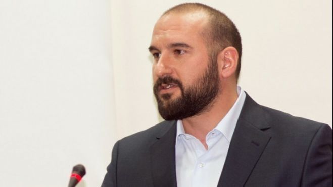 &Delta;. &Tau;&zeta;&alpha;&nu;&alpha;&kappa;ό&pi;&omicron;&upsilon;&lambda;&omicron;&sigmaf;: "&Tau;&iota; &kappa;&rho;ύ&beta;&epsilon;&iota; &omicron; &kappa;. &Pi;έ&tau;&sigma;&alpha;&sigmaf; &kappa;&alpha;&iota; &delta;&epsilon;&nu; &delta;ί&nu;&epsilon;&iota; &sigma;&tau;&eta; &delta;&eta;&mu;&omicron;&sigma;&iota;ό&tau;&eta;&tau;&alpha; &tau;&eta; &lambda;ί&sigma;&tau;&alpha; &tau;&omega;&nu; 20 &epsilon;&kappa;&alpha;&tau;. &pi;&omicron;&upsilon; έ&lambda;&alpha;&beta;&alpha;&nu; &tau;&alpha; &Mu;&Mu;&Epsilon;;"