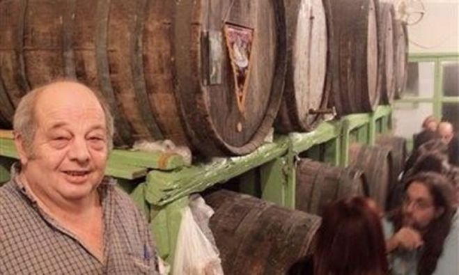 &Kappa;&omicron;&upsilon;&tau;&omicron;ύ&kappa;&iota; ''&Theta;ύ&rho;&alpha; 13'' | "Έ&phi;&upsilon;&gamma;&epsilon;" &alpha;&pi;ό &tau;&eta; &zeta;&omega;ή &omicron; &Gamma;&iota;ώ&rho;&gamma;&omicron;&sigmaf; &Kappa;&alpha;&rho;&omicron;ύ&nu;&tau;&zeta;&omicron;&sigmaf; - Ή&tau;&alpha;&nu; &alpha;&pi;ό &tau;&eta; &Beta;&lambda;&alpha;&chi;έ&rho;&nu;&alpha;