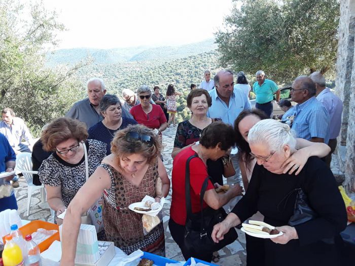 Ριζοσπηλιά Γορτυνίας | Γιόρτασε το εκκλησάκι της Αγίας Κυριακής (εικόνες)