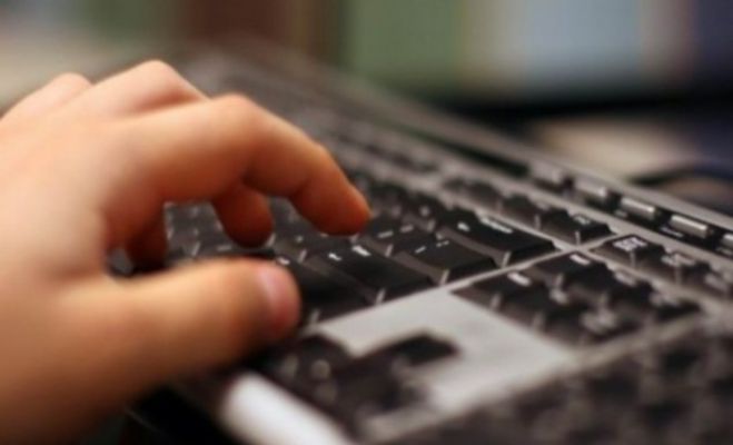 &Pi;&rho;&omicron;&sigma;&omega;&pi;&iota;&kappa;ά &delta;&epsilon;&delta;&omicron;&mu;έ&nu;&alpha; | &Gamma;&iota;&alpha;&tau;ί &sigma;ά&sigmaf; &laquo;&beta;&omicron;&mu;&beta;&alpha;&rho;&delta;ί&zeta;&omicron;&upsilon;&nu;&raquo; &mu;&epsilon; e-mail &kappa;&alpha;&iota; sms &ndash; &Tau;&iota; &alpha;&lambda;&lambda;ά&zeta;&epsilon;&iota; &sigma;&tau;&omicron; &delta;&iota;&alpha;&delta;ί&kappa;&tau;&upsilon;&omicron; (vd)