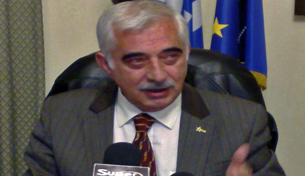&Delta;ή&lambda;&omega;&sigma;&eta; &Kappa;&omicron;&tau;&sigma;&iota;ά&nu;&eta; &mu;&epsilon; &hellip; &nu;ό&eta;&mu;&alpha;: &laquo;&Epsilon;&gamma;ώ, &alpha;&kappa;ό&mu;&eta; &delta;&epsilon;&nu; έ&chi;&omega; &mu;&iota;&lambda;ή&sigma;&epsilon;&iota; &gamma;&iota;&alpha; &tau;&alpha; &sigma;&kappa;&omicron;&upsilon;&pi;ί&delta;&iota;&alpha;&raquo;!
