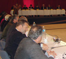 &Tau;&eta; &Delta;&epsilon;&upsilon;&tau;έ&rho;&alpha; &sigma;&upsilon;&nu;&epsilon;&delta;&rho;&iota;ά&zeta;&epsilon;&iota; &tau;&omicron; &Pi;&epsilon;&rho;&iota;&phi;&epsilon;&rho;&epsilon;&iota;&alpha;&kappa;ό &Sigma;&upsilon;&mu;&beta;&omicron;ύ&lambda;&iota;&omicron;