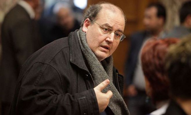 &Sigma;&tau;&eta; &Beta;&omicron;&upsilon;&lambda;ή &omicron;&iota; &delta;ύ&omicron; &mu;&eta;&nu;ύ&sigma;&epsilon;&iota;&sigmaf; &kappa;&alpha;&tau;ά &tau;&omicron;&upsilon; &Phi;ί&lambda;&eta; &gamma;&iota;&alpha; &tau;&eta;&nu; ά&rho;&nu;&eta;&sigma;&eta; &tau;&eta;&sigmaf; &Pi;&omicron;&nu;&tau;&iota;&alpha;&kappa;ή&sigmaf; &Gamma;&epsilon;&nu;&omicron;&kappa;&tau;&omicron;&nu;ί&alpha;&sigmaf;