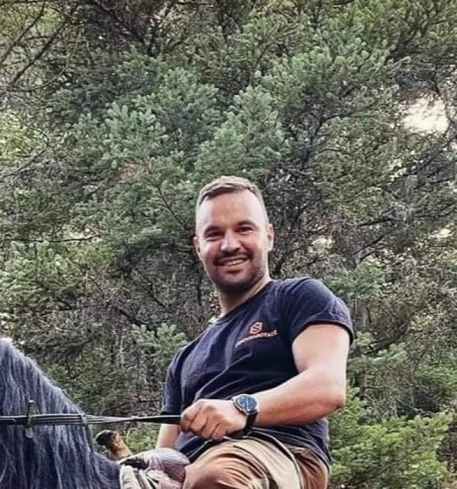 &Tau;&alpha; &sigma;&upsilon;&lambda;&lambda;&upsilon;&pi;&eta;&tau;ή&rho;&iota;&alpha; &Tau;&zeta;&iota;&omicron;ύ&mu;&eta; &gamma;&iota;&alpha; &tau;&omicron;&nu; &Sigma;&tau;έ&lambda;&iota;&omicron; &Alpha;&rho;&gamma;&upsilon;&rho;ό&pi;&omicron;&upsilon;&lambda;&omicron;