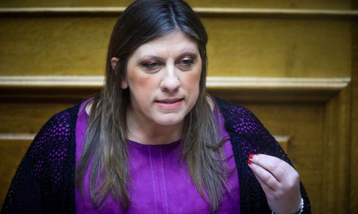 &Zeta;&omega;ή &Kappa;&omega;&nu;&sigma;&tau;&alpha;&nu;&tau;&omicron;&pi;&omicron;ύ&lambda;&omicron;&upsilon;: &laquo;&Eta; &Nu;έ&alpha; &Delta;&eta;&mu;&omicron;&kappa;&rho;&alpha;&tau;ί&alpha; &pi;&rho;έ&pi;&epsilon;&iota; &nu;&alpha; &mu;&epsilon;&tau;&omicron;&nu;&omicron;&mu;&alpha;&sigma;&tau;&epsilon;ί &sigma;&epsilon; &Nu;έ&alpha; &Delta;&iota;&kappa;&omicron;&gamma;&rho;&alpha;&phi;ί&alpha;&raquo;