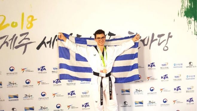 Τρίτος στον κόσμο σε διαγωνισμό επιδεξιότητας στο Taekwondo ο 16χρονος Κωνσταντίνος Μαρκάκης!