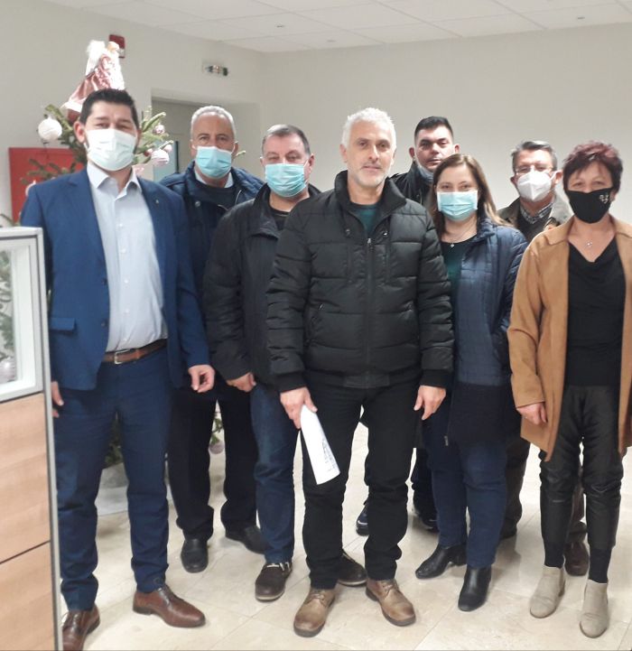 &Eta; &alpha;&pi;ά&nu;&tau;&eta;&sigma;&eta; &Nu;&iota;&kappa;&omicron;&lambda;ό&pi;&omicron;&upsilon;&lambda;&omicron;&upsilon; &sigma;&tau;&omicron;&nu; &Pi;&rho;ό&epsilon;&delta;&rho;&omicron; &tau;&eta;&sigmaf; &Alpha;&lambda;έ&alpha;&sigmaf;: "&Alpha;&phi;ή&nu;&omicron;&upsilon;&mu;&epsilon; &tau;&eta; &delta;ό&xi;&alpha; &sigma;&epsilon; &epsilon;&sigma;ά&sigmaf;. &Eta; Έ&nu;&omega;&sigma;&eta; &epsilon;&nu;&delta;&iota;&alpha;&phi;έ&rho;&epsilon;&tau;&alpha;&iota; &gamma;&iota;&alpha; &tau;&omicron; &alpha;&pi;&omicron;&tau;έ&lambda;&epsilon;&sigma;&mu;&alpha;"