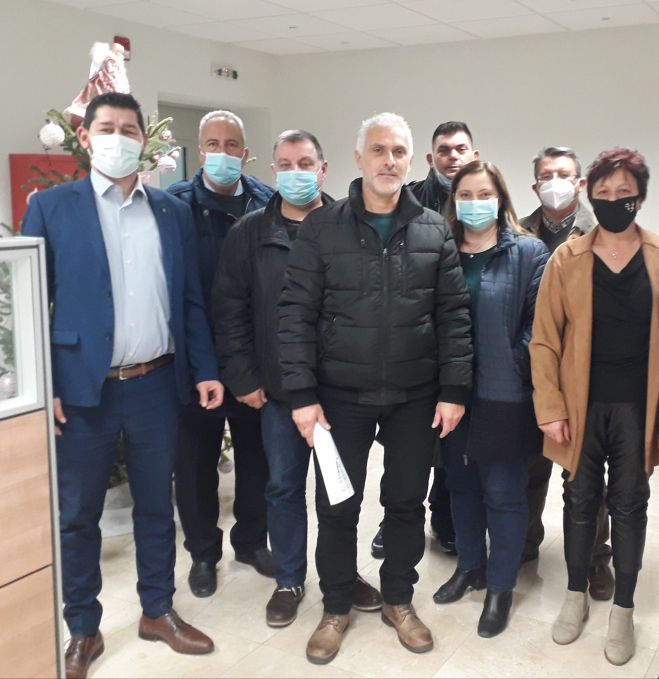 &Eta; &alpha;&pi;ά&nu;&tau;&eta;&sigma;&eta; &Nu;&iota;&kappa;&omicron;&lambda;ό&pi;&omicron;&upsilon;&lambda;&omicron;&upsilon; &sigma;&tau;&omicron;&nu; &Pi;&rho;ό&epsilon;&delta;&rho;&omicron; &tau;&eta;&sigmaf; &Alpha;&lambda;έ&alpha;&sigmaf;: "&Alpha;&phi;ή&nu;&omicron;&upsilon;&mu;&epsilon; &tau;&eta; &delta;ό&xi;&alpha; &sigma;&epsilon; &epsilon;&sigma;ά&sigmaf;. &Eta; Έ&nu;&omega;&sigma;&eta; &epsilon;&nu;&delta;&iota;&alpha;&phi;έ&rho;&epsilon;&tau;&alpha;&iota; &gamma;&iota;&alpha; &tau;&omicron; &alpha;&pi;&omicron;&tau;έ&lambda;&epsilon;&sigma;&mu;&alpha;"