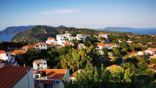 Υπουργός Τουρισμού: &quot;Αυξημένες κατά 40%-50% οι αφίξεις τουριστών τον Ιούνιο - Στο 1% οι ακυρώσεις στη Μύκονο&quot;