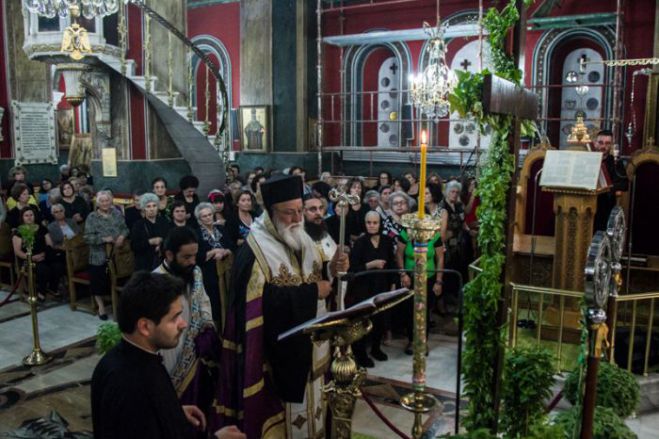 &Eta; &Alpha;&kappa;&omicron;&lambda;&omicron;&upsilon;&theta;ί&alpha; &tau;&omega;&nu; &Chi;&alpha;&iota;&rho;&epsilon;&tau;&iota;&sigma;&mu;ώ&nu; &tau;&omicron;&upsilon; &Tau;&iota;&mu;ί&omicron;&upsilon; &Sigma;&tau;&alpha;&upsilon;&rho;&omicron;ύ &sigma;&tau;&eta;&nu; &Tau;&rho;ί&pi;&omicron;&lambda;&eta;
