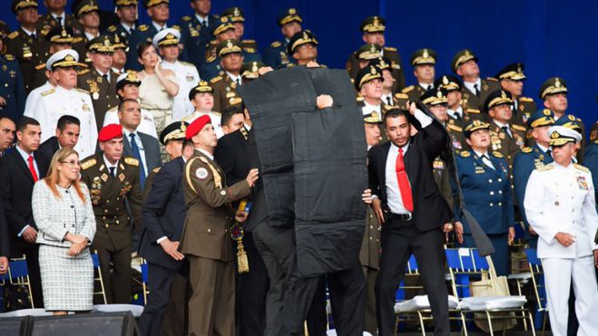 &Alpha;&pi;ό&pi;&epsilon;&iota;&rho;&alpha; &delta;&omicron;&lambda;&omicron;&phi;&omicron;&nu;ί&alpha;&sigmaf; &kappa;&alpha;&tau;ά &tau;&omicron;&upsilon; &Mu;&alpha;&delta;&omicron;ύ&rho;&omicron; &mu;&epsilon; drones! &ndash; &Delta;&epsilon;ί&tau;&epsilon; &tau;&eta;&nu; &sigma;&tau;&iota;&gamma;&mu;ή &tau;&eta;&sigmaf; έ&kappa;&rho;&eta;&xi;&eta;&sigmaf; (vd)