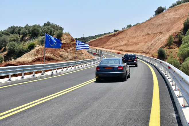 &Sigma;&tau;&eta;&nu; &kappa;&upsilon;&kappa;&lambda;&omicron;&phi;&omicron;&rho;ί&alpha; &eta; &gamma;έ&phi;&upsilon;&rho;&alpha; &tau;&eta;&sigmaf; &pi;&alpha;&rho;ά&kappa;&alpha;&mu;&psi;&eta;&sigmaf; &tau;&omega;&nu; &Kappa;ά&tau;&omega; &Delta;&omicron;&lambda;&iota;&alpha;&nu;ώ&nu;