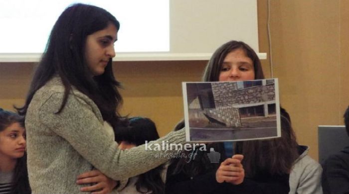 &Mu;ό&nu;&omicron; &phi;&iota;&lambda;&iota;&kappa;ή &delta;&epsilon;&nu; &epsilon;ί&nu;&alpha;&iota; &eta; &Tau;&rho;ί&pi;&omicron;&lambda;&eta; &sigma;&epsilon; ά&tau;&omicron;&mu;&alpha; &mu;&epsilon; &kappa;&iota;&nu;&eta;&tau;&iota;&kappa;ά &pi;&rho;&omicron;&beta;&lambda;ή&mu;&alpha;&tau;&alpha; (&epsilon;&iota;&kappa;ό&nu;&epsilon;&sigmaf; &ndash; &beta;ί&nu;&tau;&epsilon;&omicron;)