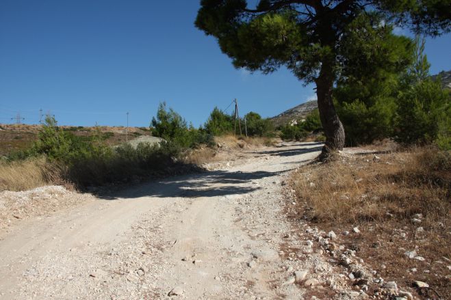 Σε διάνοιξη δρόμου πυροπροστασίας στο χωριό Σέρβου προχωρά ο Δήμος Γορτυνίας